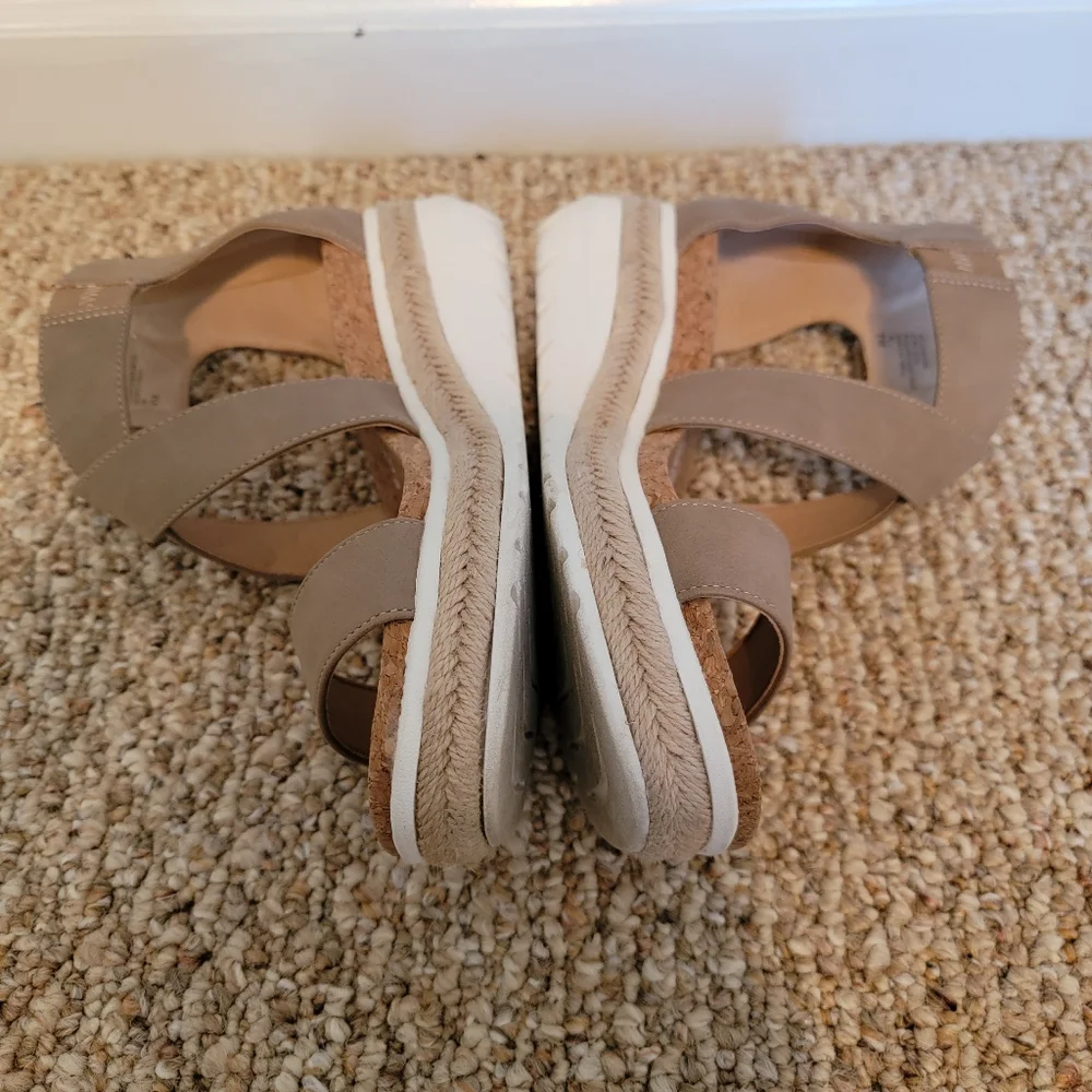 Adrienne Vittadini Tan Wedge Sandals - Picture 5 of 9